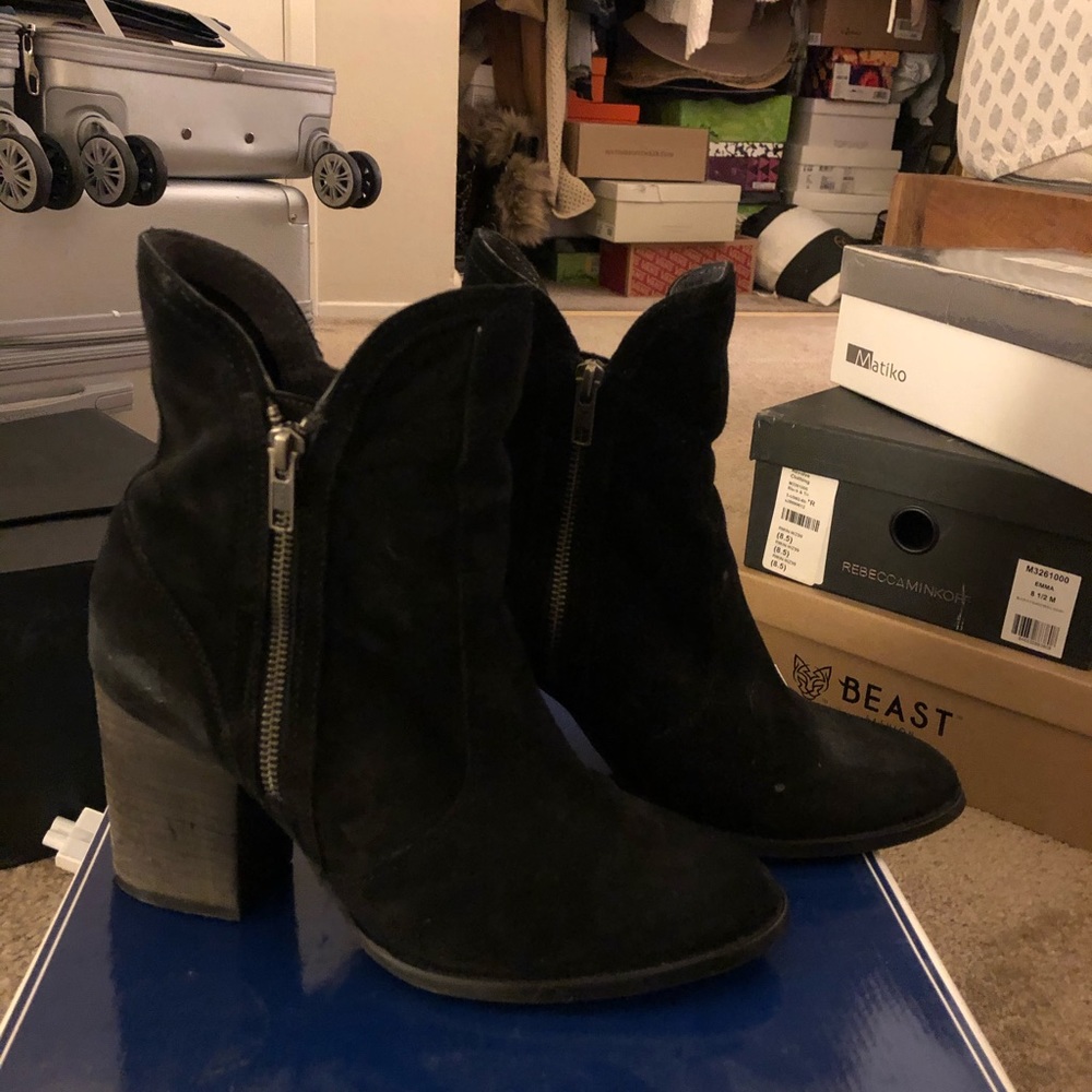 Seychelles black booties